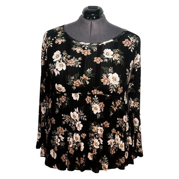 torrid Tops - Torrid Ribbed Scoop Neck Shirred Tiered Babydoll Top (Size 2)